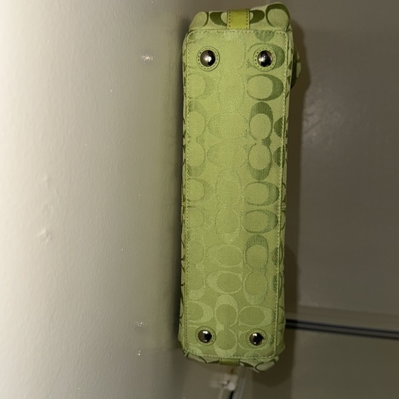 COACH medium size shoulder bag Chartreuse/Blue - Picture 12 of 12